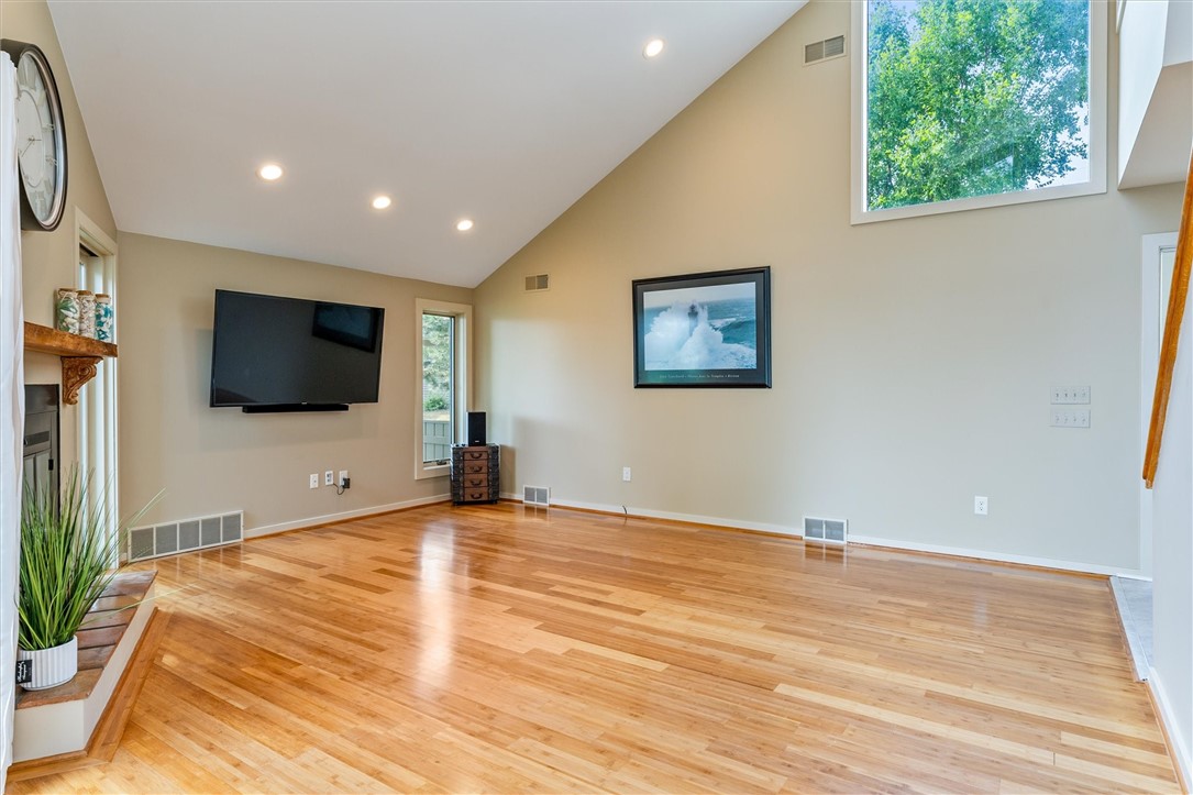 369 Lowden Point Road Greece, NY 14612 - Photo 12 of 50