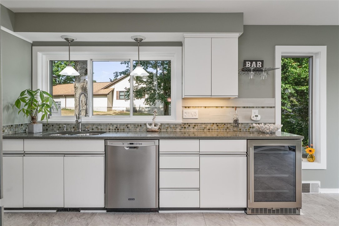 369 Lowden Point Road Greece, NY 14612 - Photo 4 of 50