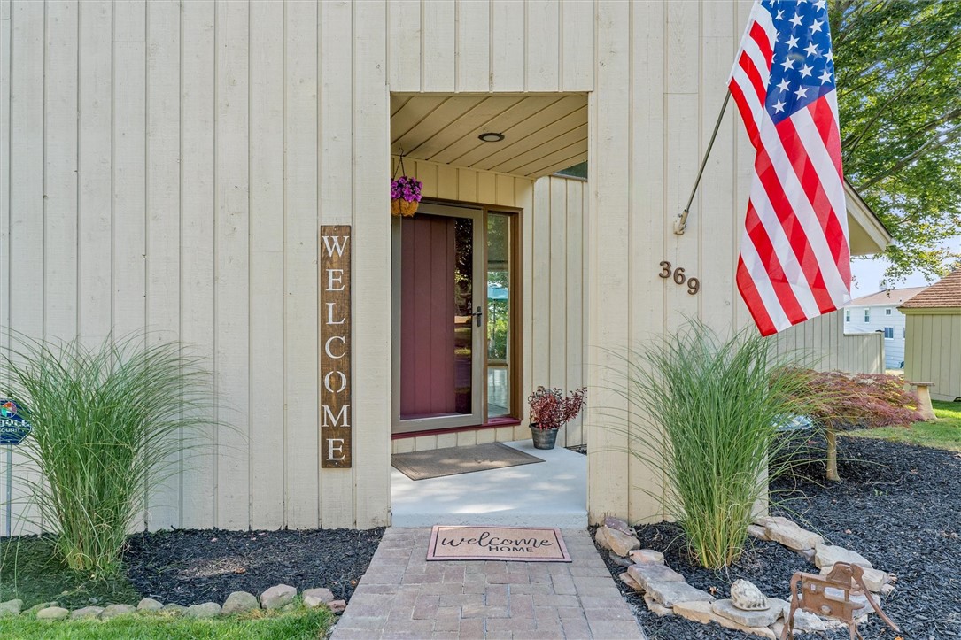 369 Lowden Point Road Greece, NY 14612 - Photo 5 of 50