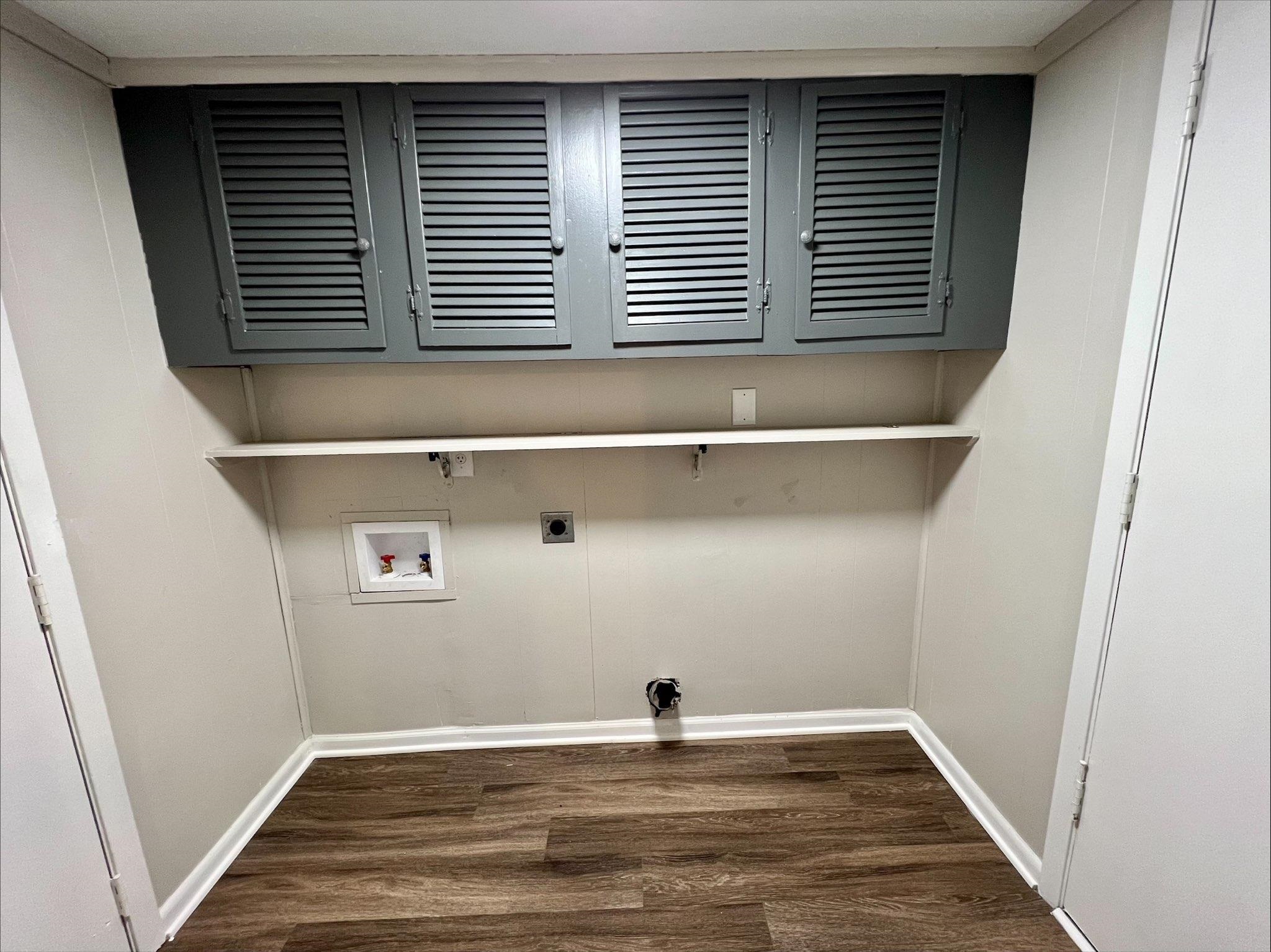 3831 Millbranch Road Memphis, TN 38116 - Photo 11 of 12 a view of empty room with wooden floor and fan
