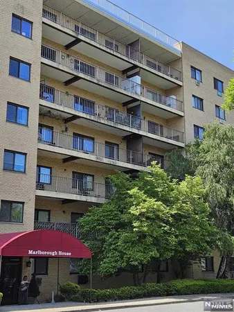 $2,100 | 44 South Main Street, Unit 6J, Lodi, NJ 07644