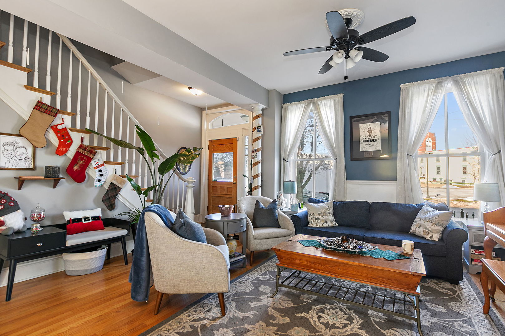 271 Dupage Street Elgin, IL 60120 - Photo 4 of 27 a living room with furniture and a window