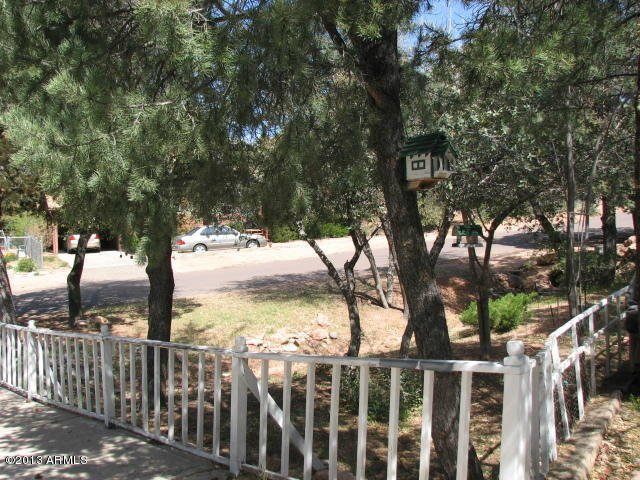 705 North Matterhorn Road Payson, AZ 85541 - Photo 3 of 21 3 front yard