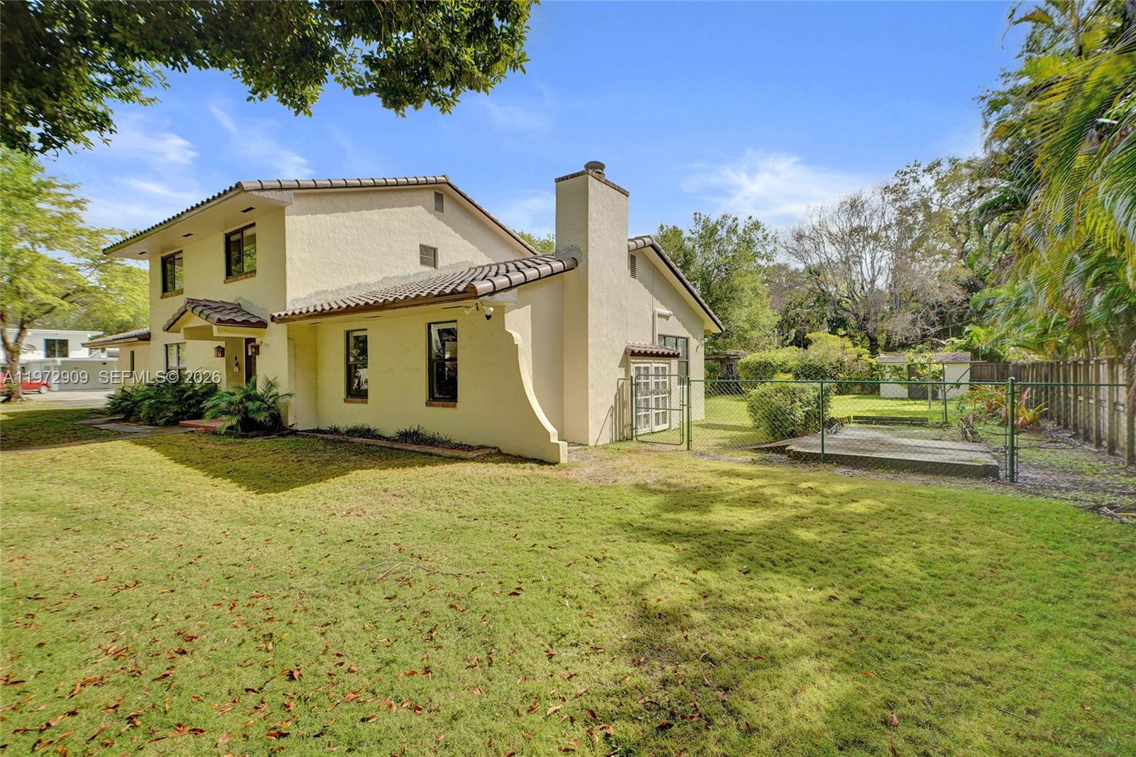 9901 Southwest 79th Avenue Miami, FL 33156 - Photo 2 of 39