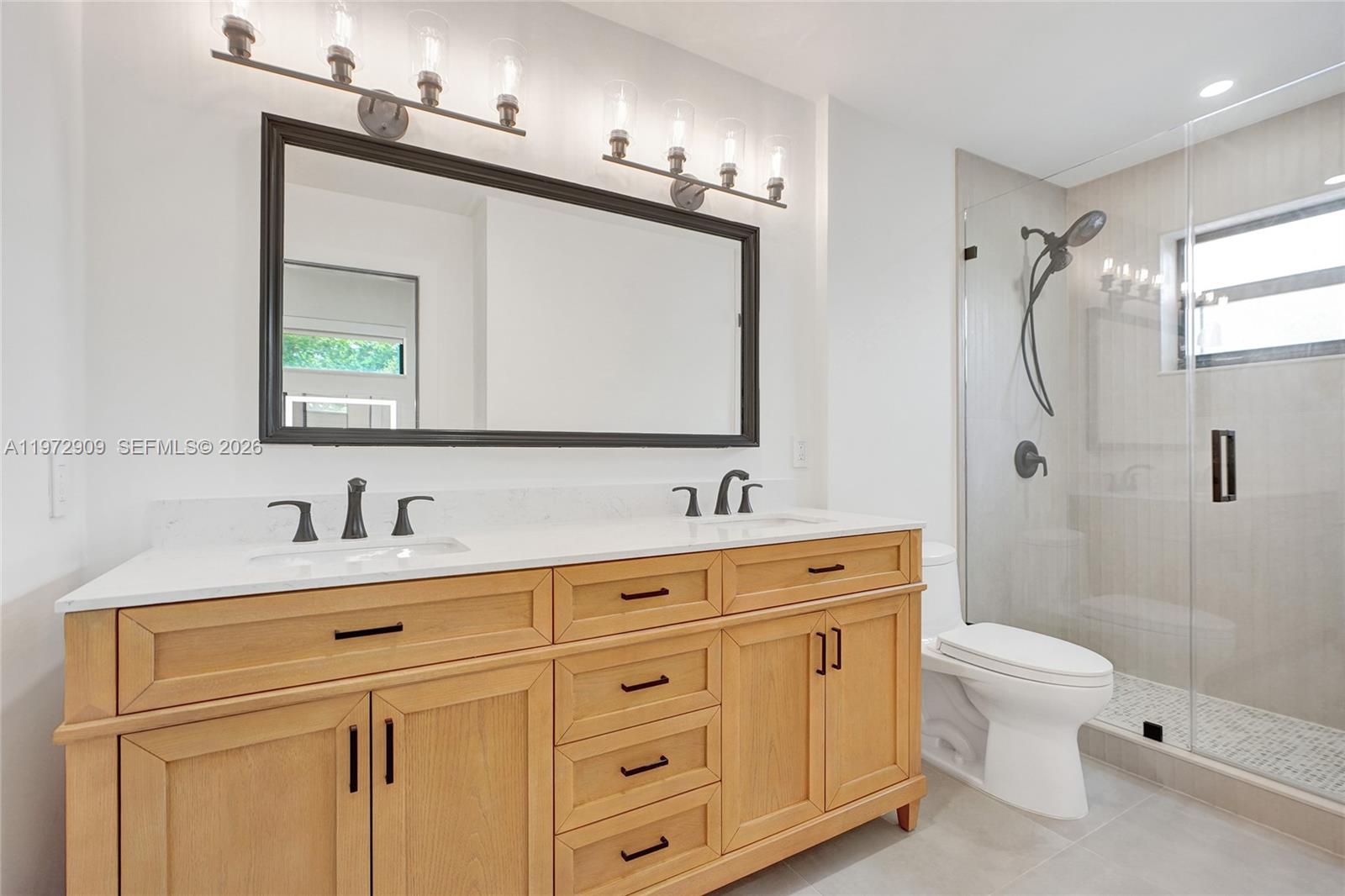 9901 Southwest 79th Avenue Miami, FL 33156 - Photo 26 of 39 Main en-suite Bath