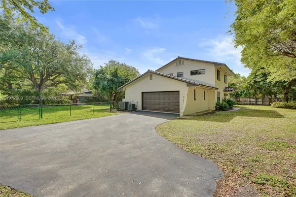 $7,400 | 9901 Southwest 79th Avenue, Miami, FL 33156