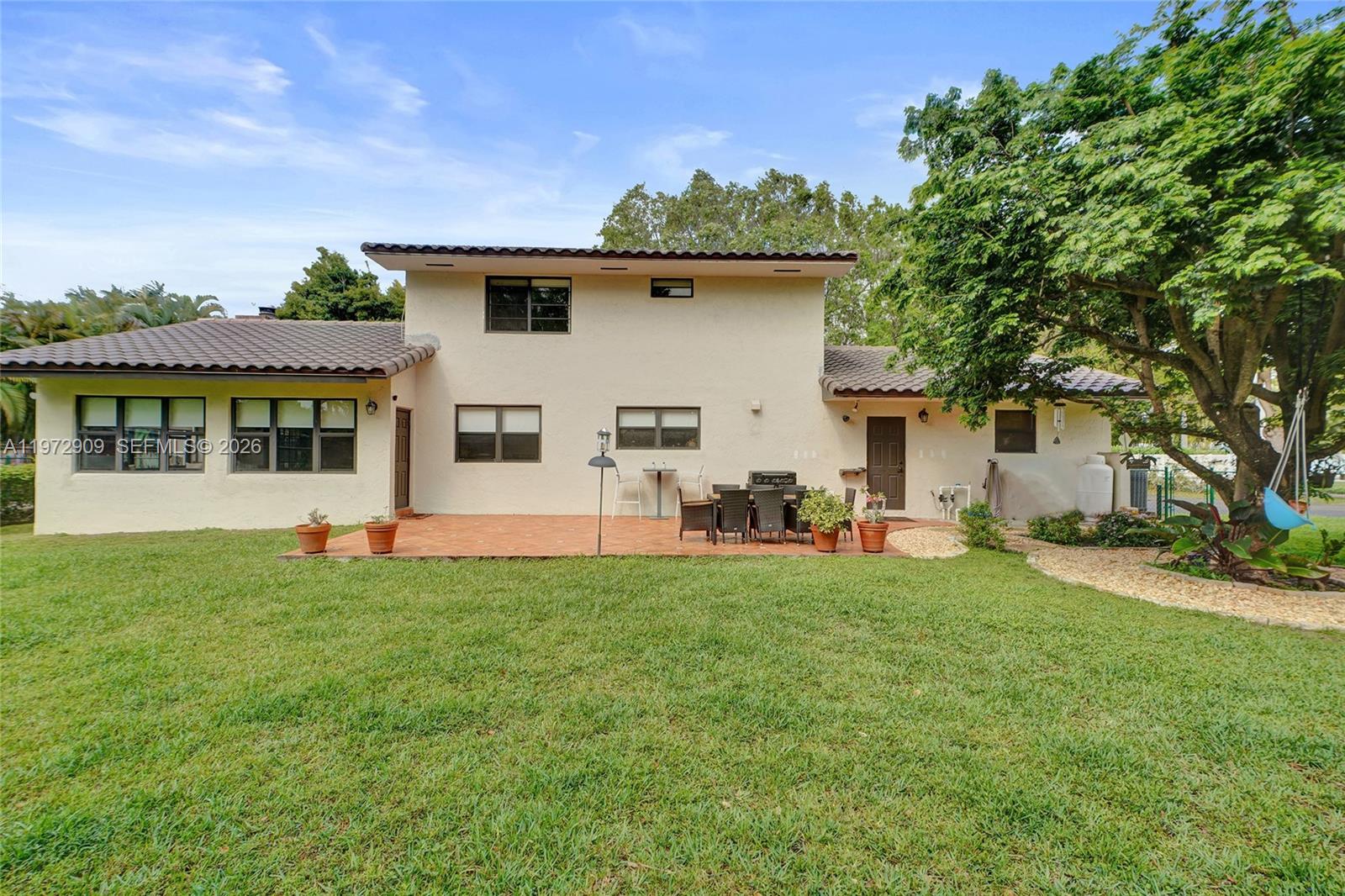 9901 Southwest 79th Avenue Miami, FL 33156 - Photo 6 of 39