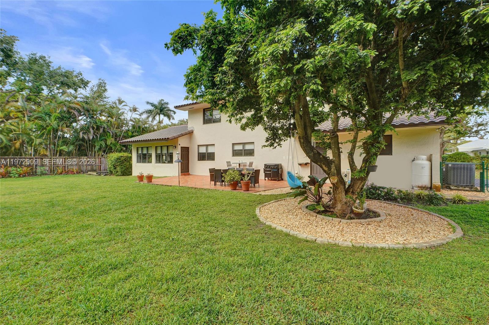 9901 Southwest 79th Avenue Miami, FL 33156 - Photo 7 of 39