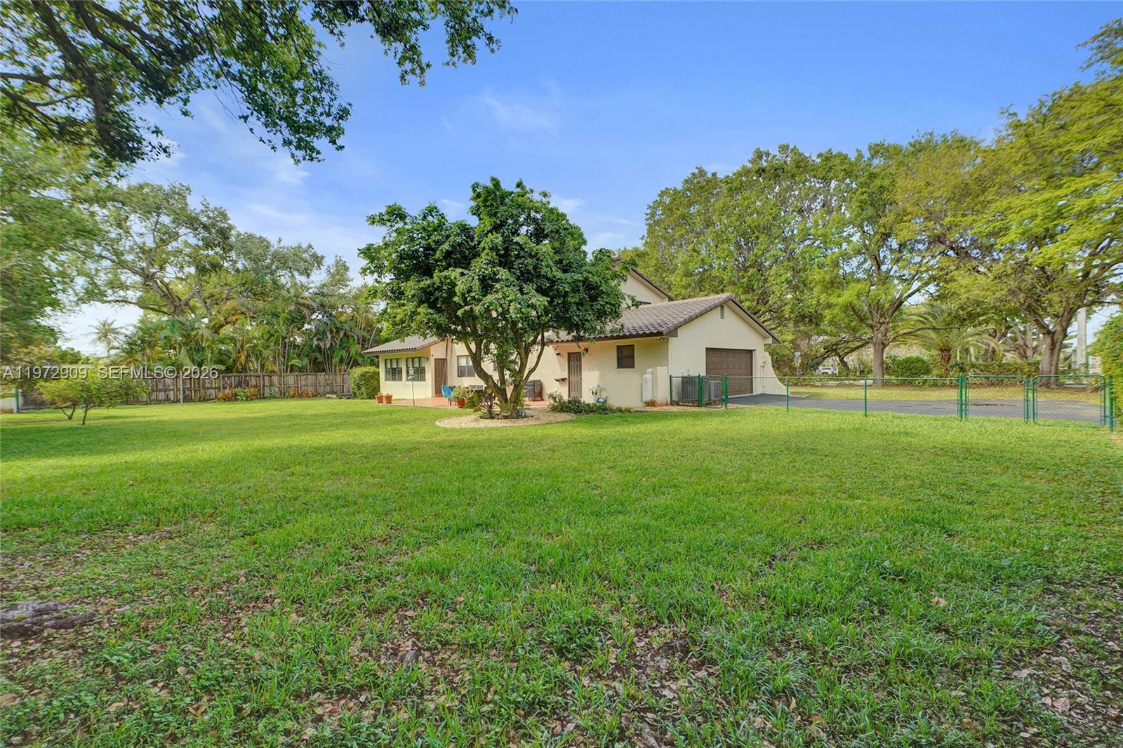 9901 Southwest 79th Avenue Miami, FL 33156 - Photo 8 of 39