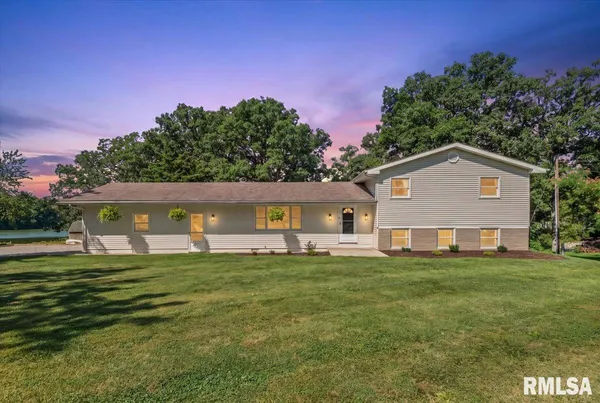 $365,000 | 1208 Mark Lane, Taylorville, IL 62568