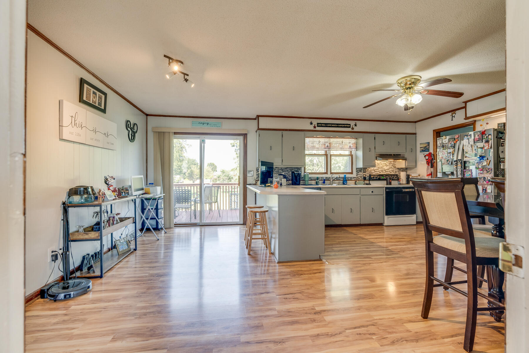 304 Allison Road Piney Flats, TN 37686 - Photo 6 of 34 009