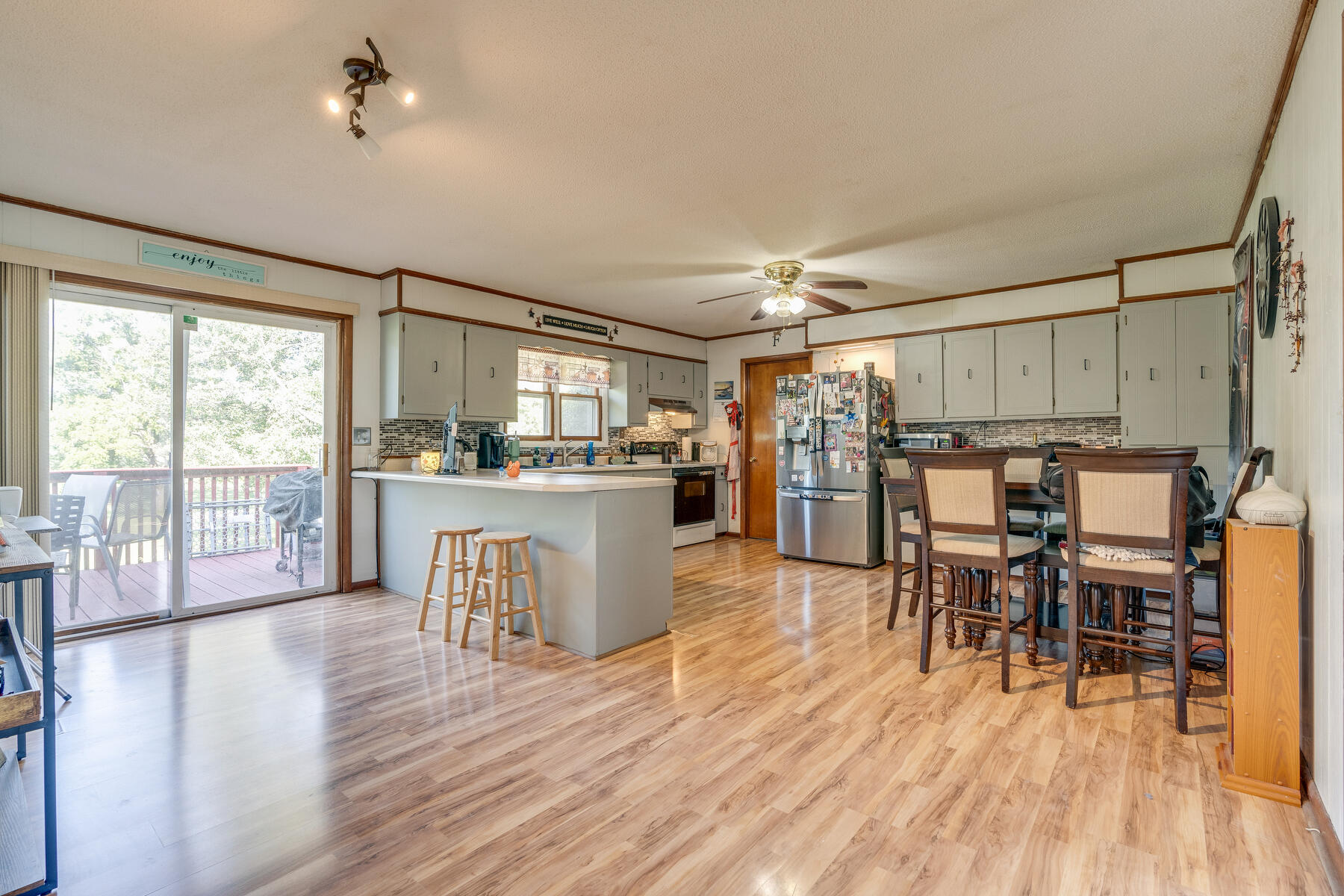 304 Allison Road Piney Flats, TN 37686 - Photo 9 of 34 010