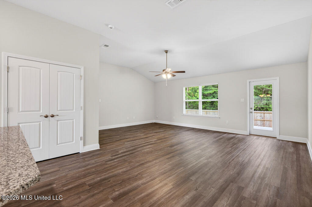 15740 Rachael Drive Gulfport, MS 39503 - Photo 14 of 36 15740RachelDr.-14