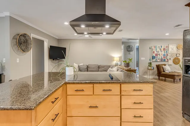 $635,000 | 201 Bahia Vista Drive, Niceville, FL 32578