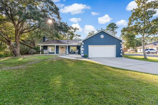 $635,000 | 201 Bahia Vista Drive, Niceville, FL 32578