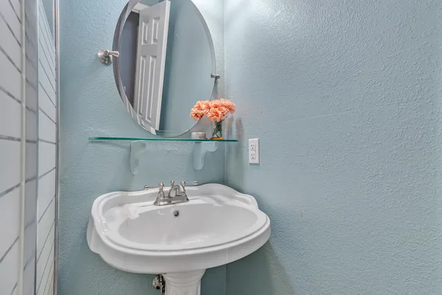 $635,000 | 201 Bahia Vista Drive, Niceville, FL 32578