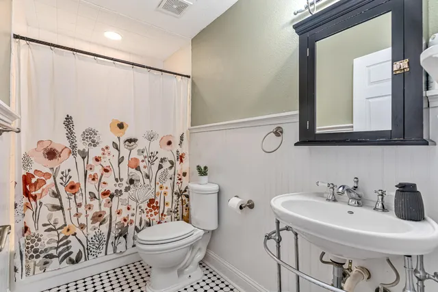 $635,000 | 201 Bahia Vista Drive, Niceville, FL 32578