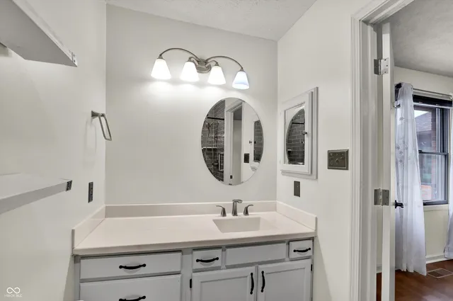 $230,000 | 673 Eagle Crest Drive, Unit 14, Brownsburg, IN 46112