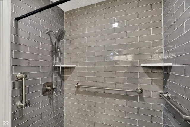 $230,000 | 673 Eagle Crest Drive, Unit 14, Brownsburg, IN 46112