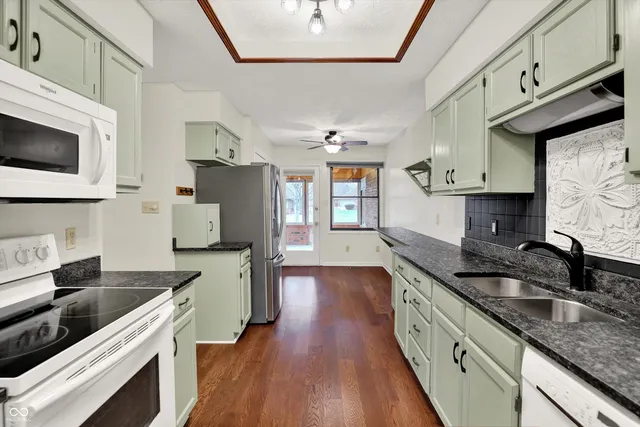 $230,000 | 673 Eagle Crest Drive, Unit 14, Brownsburg, IN 46112