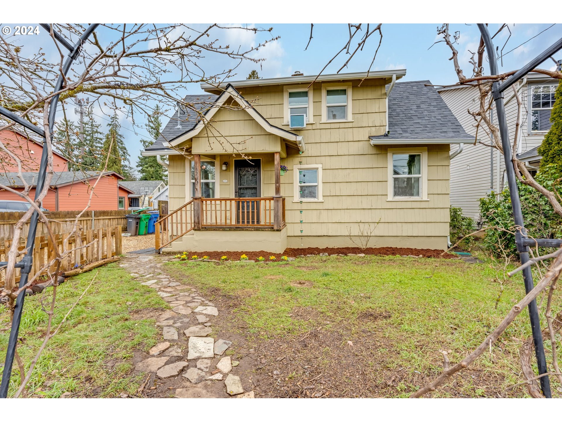 5233 Southeast Rural Street Portland, OR 97206 - Photo 1 of 33 Gallery Image 1