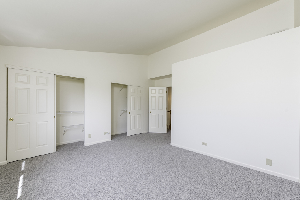 17775 Braewick Road Gurnee, IL 60031 - Photo 10 of 25 a view of an empty room
