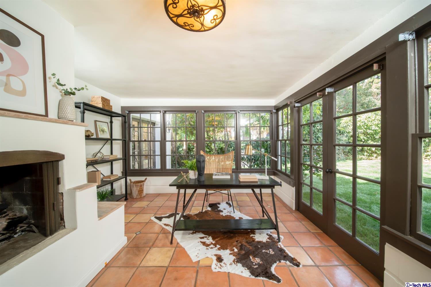 403 West Kenneth Road Glendale, CA 91202 - Photo 12 of 81