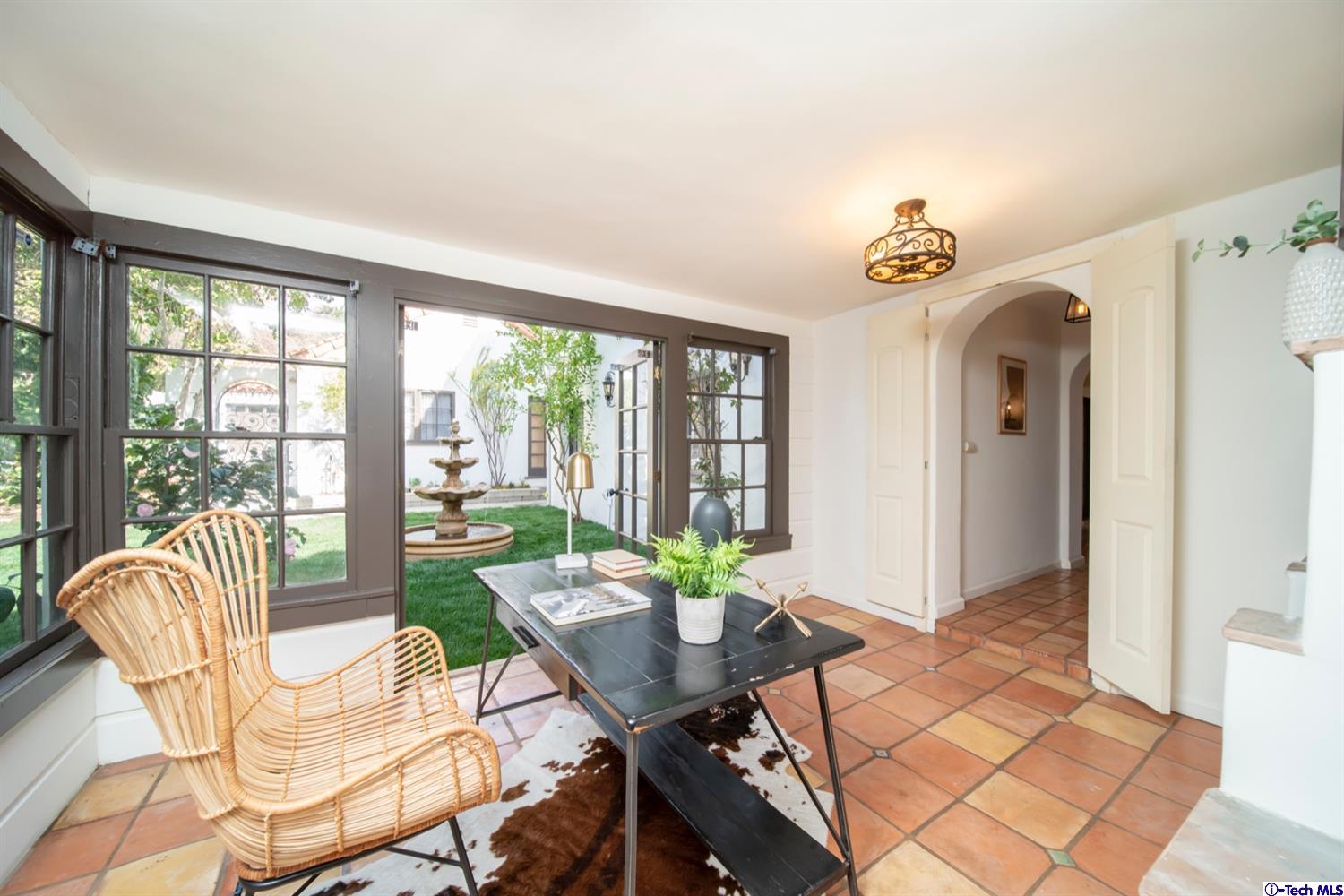 403 West Kenneth Road Glendale, CA 91202 - Photo 13 of 81