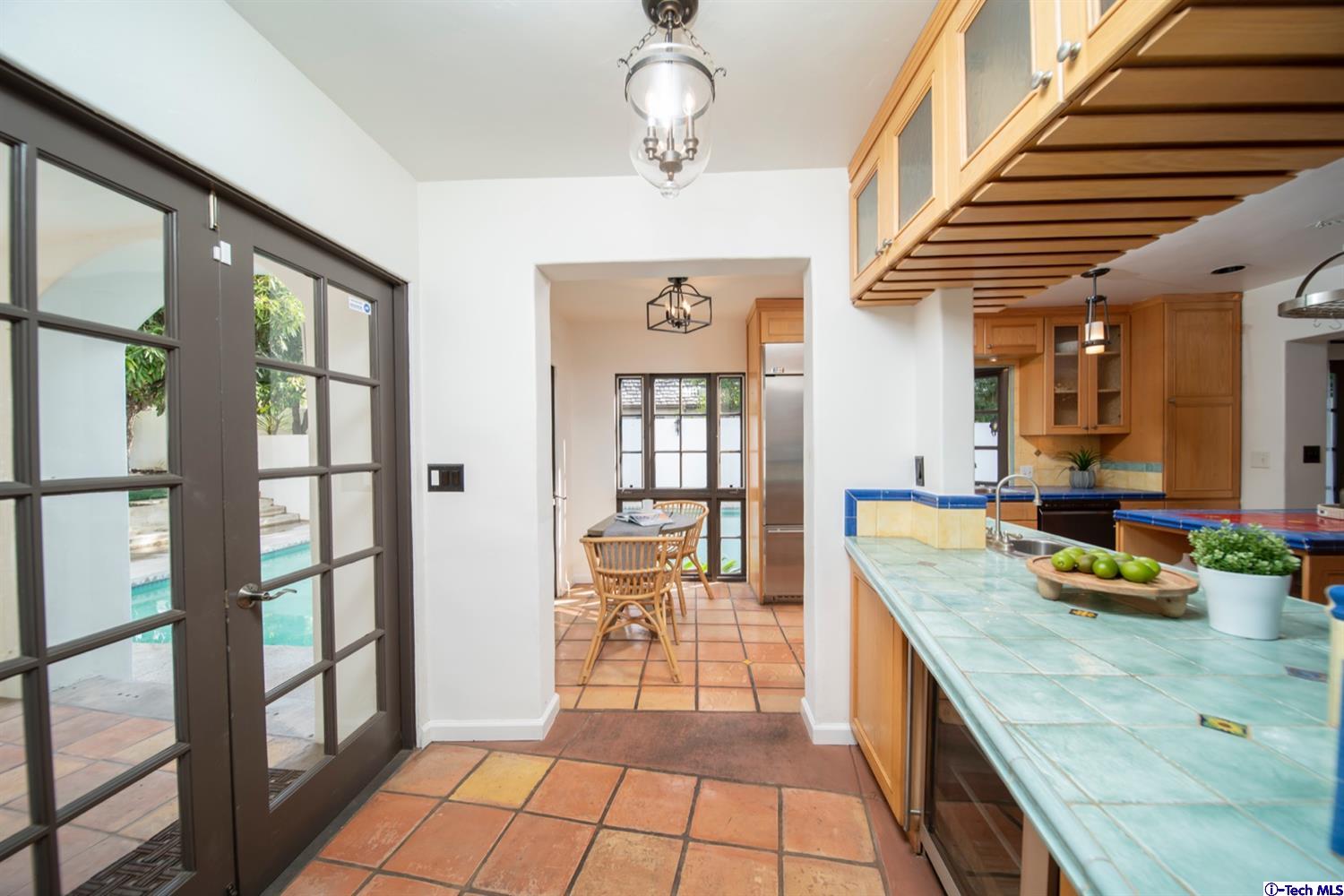 403 West Kenneth Road Glendale, CA 91202 - Photo 19 of 81