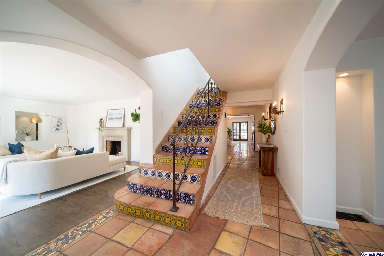 403 West Kenneth Road Glendale, CA 91202 - Photo 23 of 81