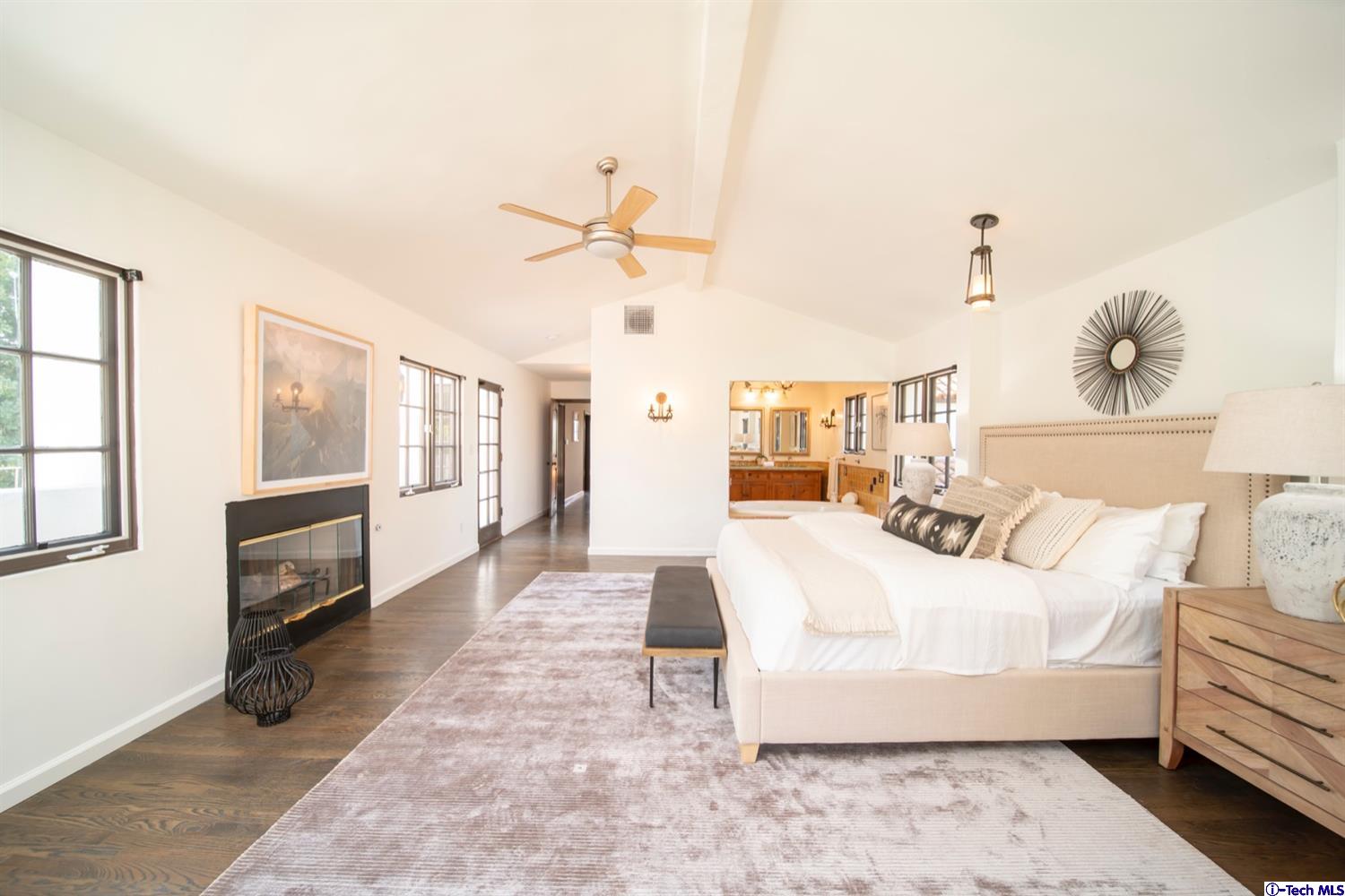 403 West Kenneth Road Glendale, CA 91202 - Photo 26 of 81