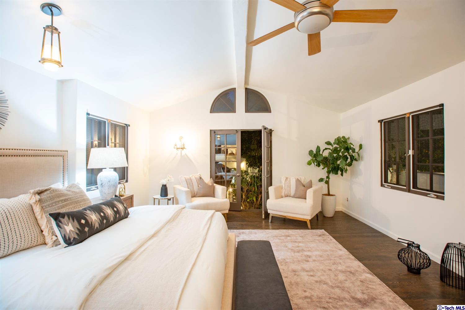 403 West Kenneth Road Glendale, CA 91202 - Photo 27 of 81