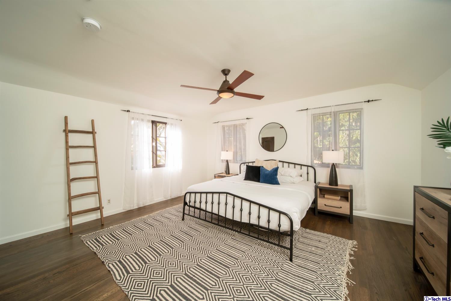 403 West Kenneth Road Glendale, CA 91202 - Photo 33 of 81