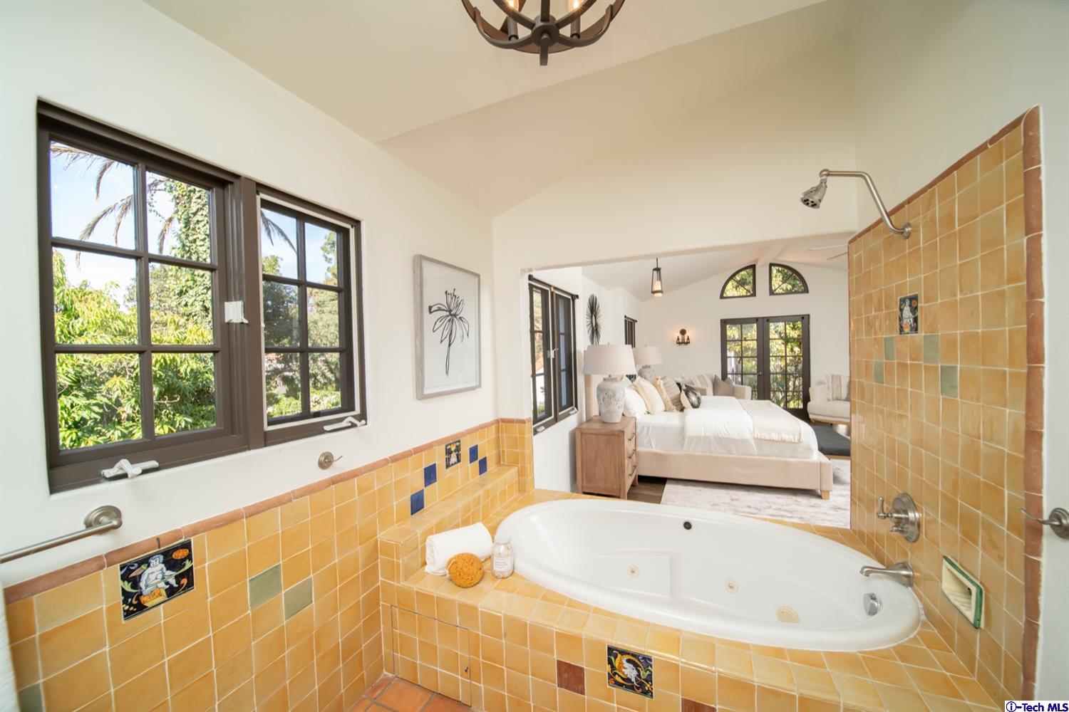 403 West Kenneth Road Glendale, CA 91202 - Photo 37 of 81