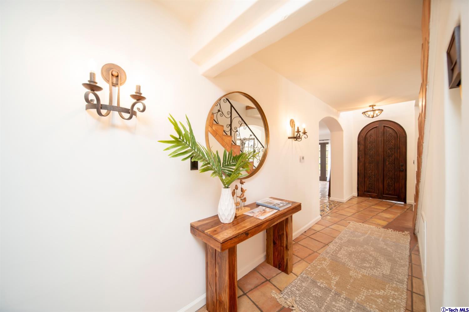 403 West Kenneth Road Glendale, CA 91202 - Photo 6 of 81