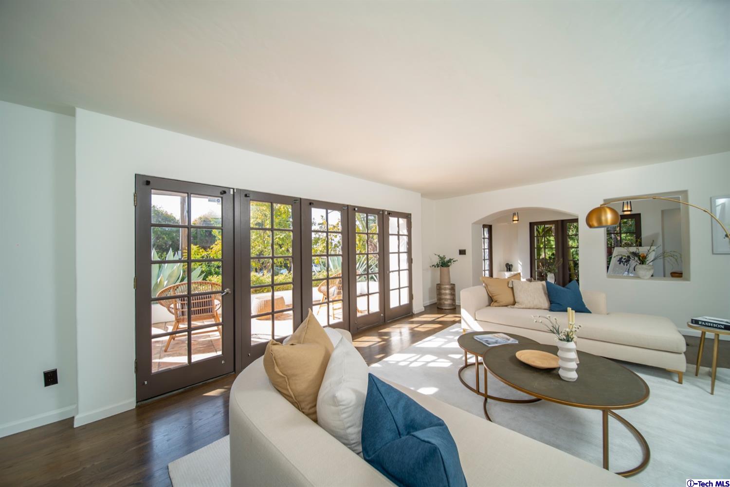 403 West Kenneth Road Glendale, CA 91202 - Photo 7 of 81