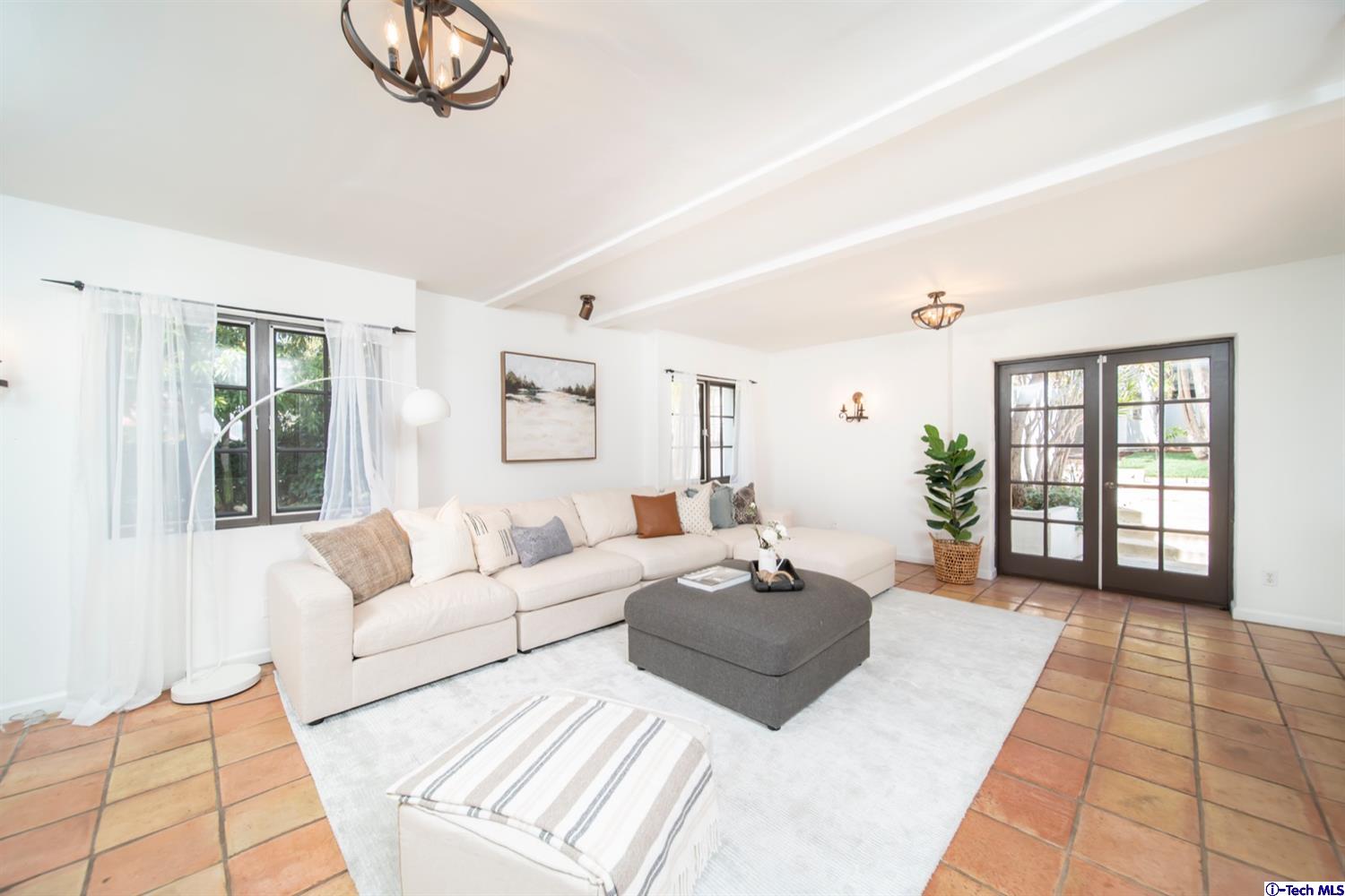 403 West Kenneth Road Glendale, CA 91202 - Photo 10 of 81