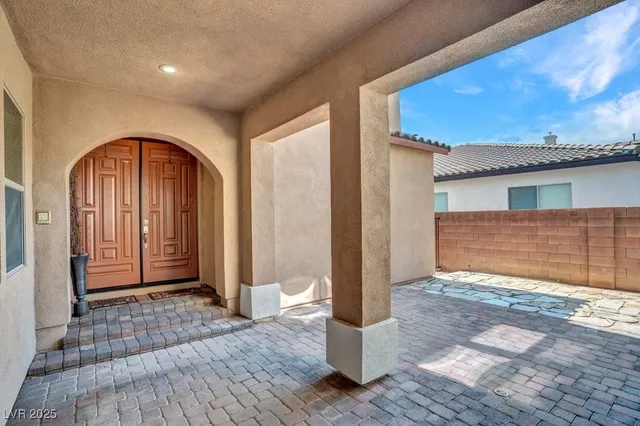 $1,070,000 | 9620 Bella Di Mora Street, Las Vegas, NV 89178