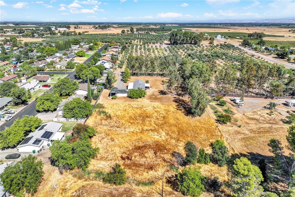 521 East Divisadero Corning, CA 96021 - Photo 4 of 54 a view of a city