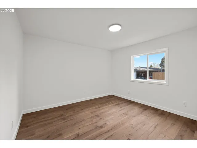 $164,000 | 16000 Southeast Powell Boulevard, Unit 34, Portland, OR 97236