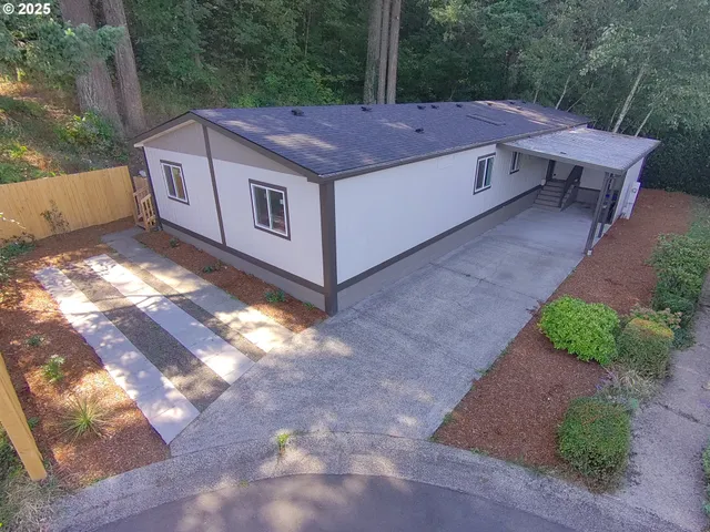 $164,000 | 16000 Southeast Powell Boulevard, Unit 34, Portland, OR 97236