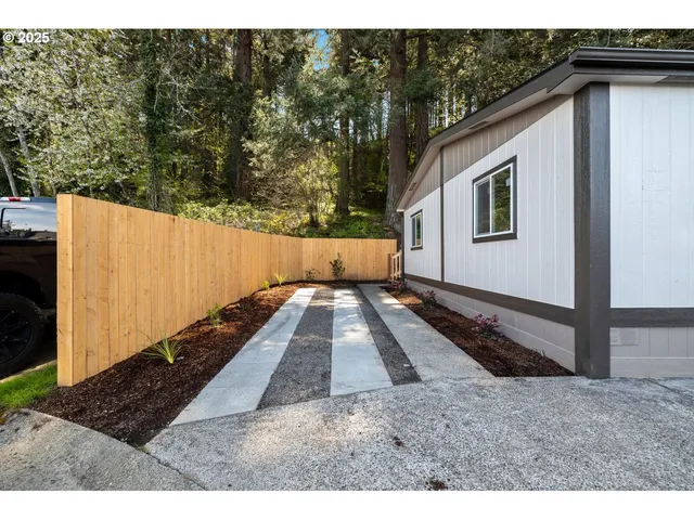 $164,000 | 16000 Southeast Powell Boulevard, Unit 34, Portland, OR 97236