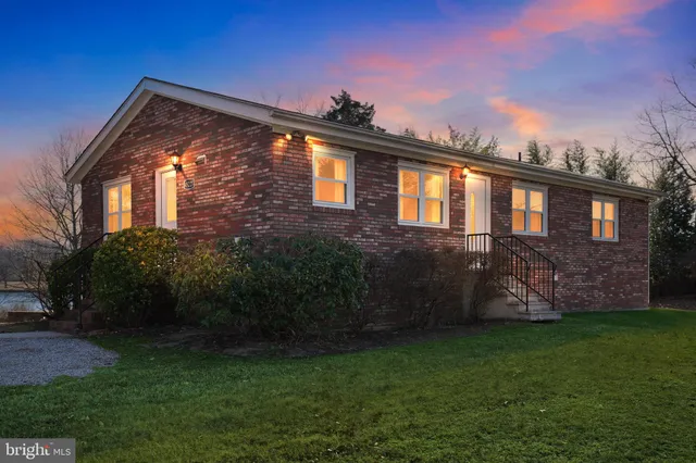 $425,000 | 45227 Nats Creek Road, Hollywood, MD 20636