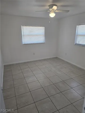 a view of a livingroom with window