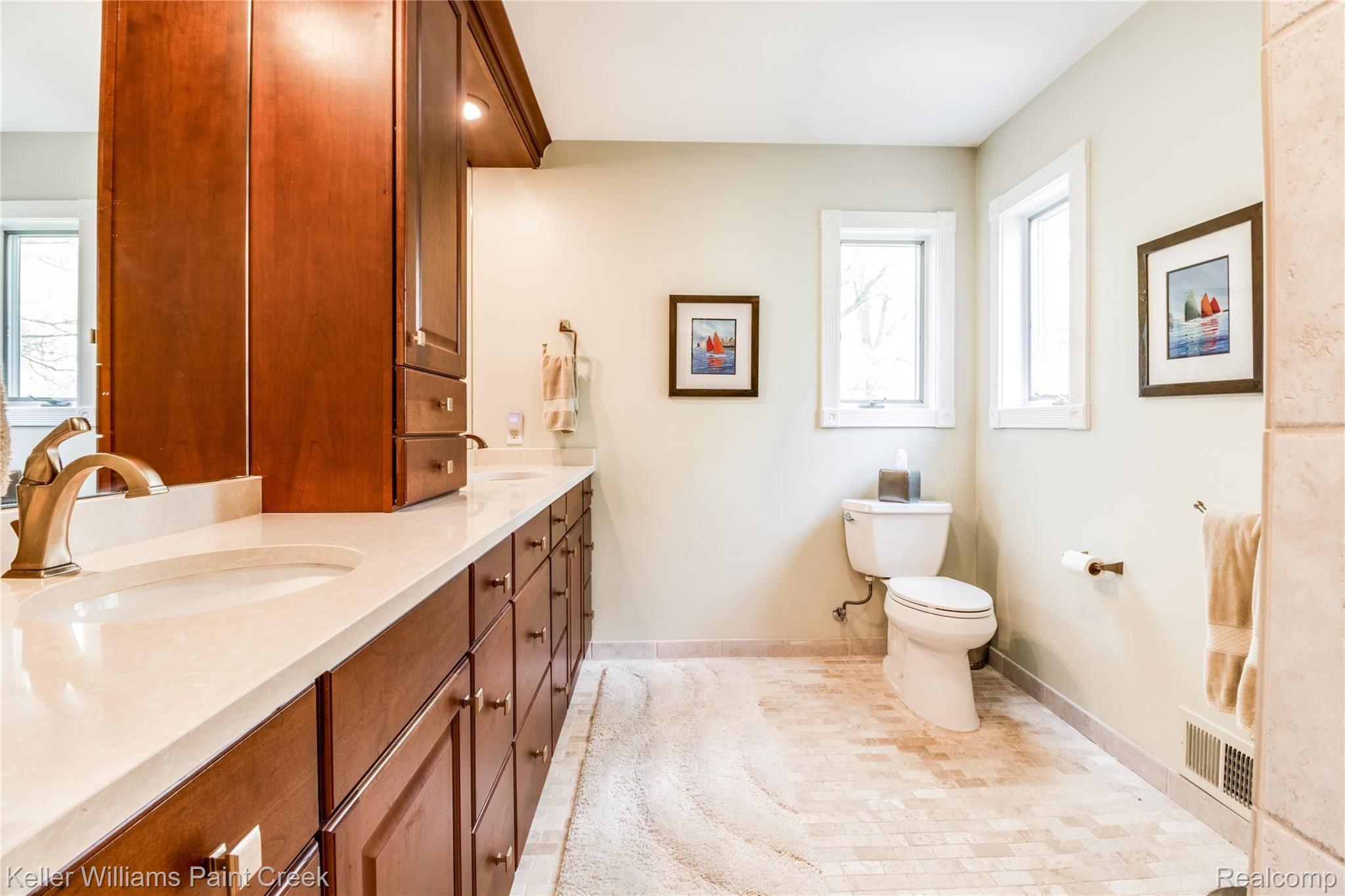 4776 Freer Street Rochester, MI 48306 - Photo 58 of 69 master bathroom