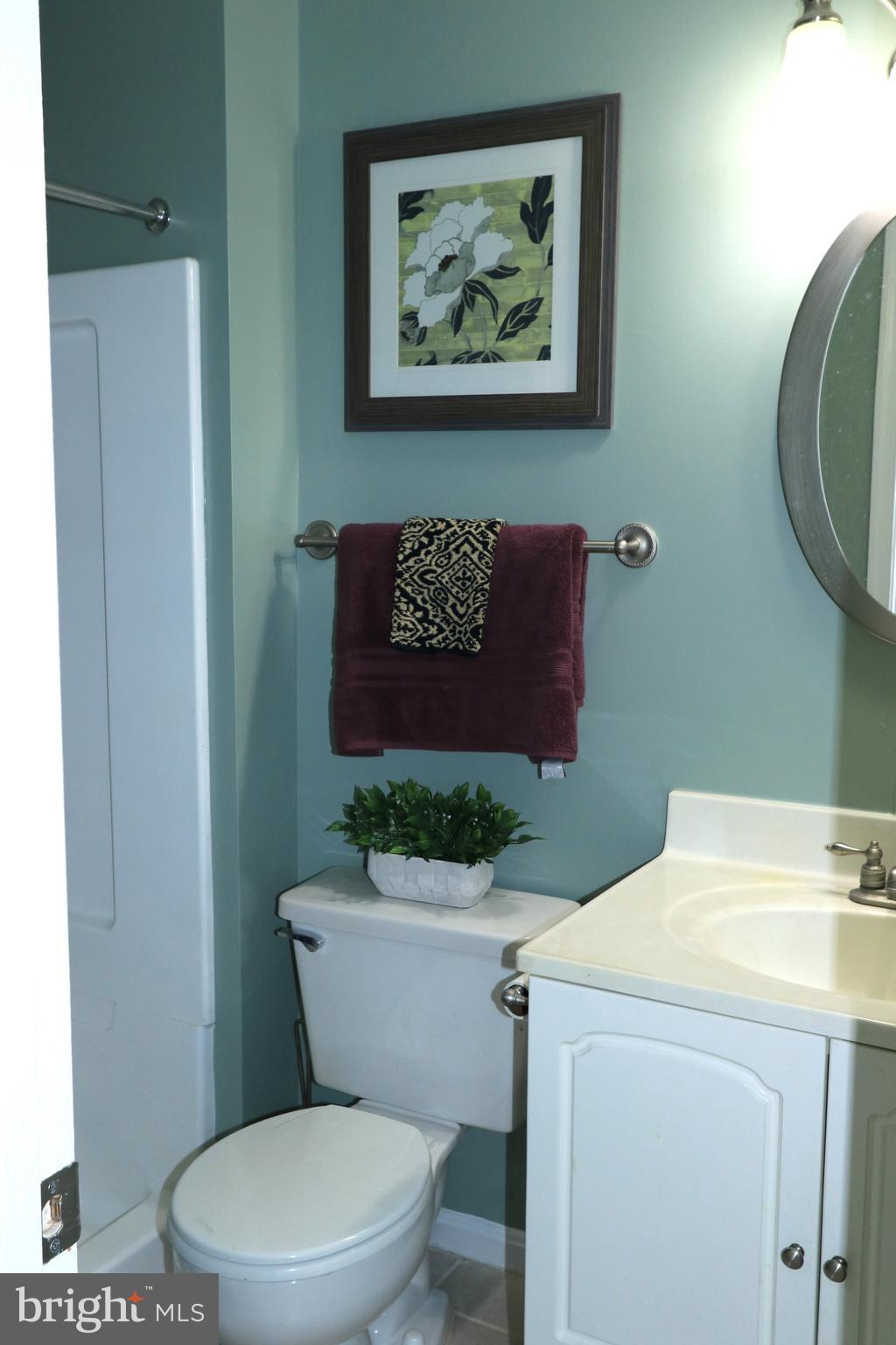 14901 Rydell Road, Unit 202 Centreville, VA 20121 - Photo 17 of 18 Bath (Master)
