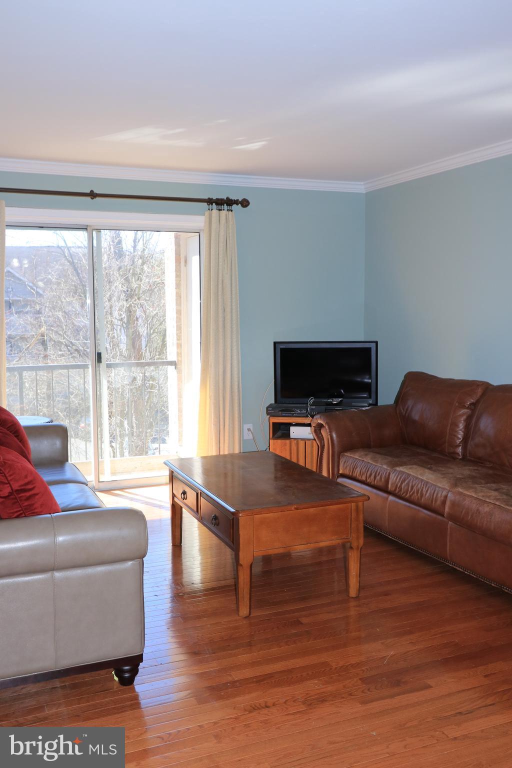 14901 Rydell Road, Unit 202 Centreville, VA 20121 - Photo 6 of 18 Family Room