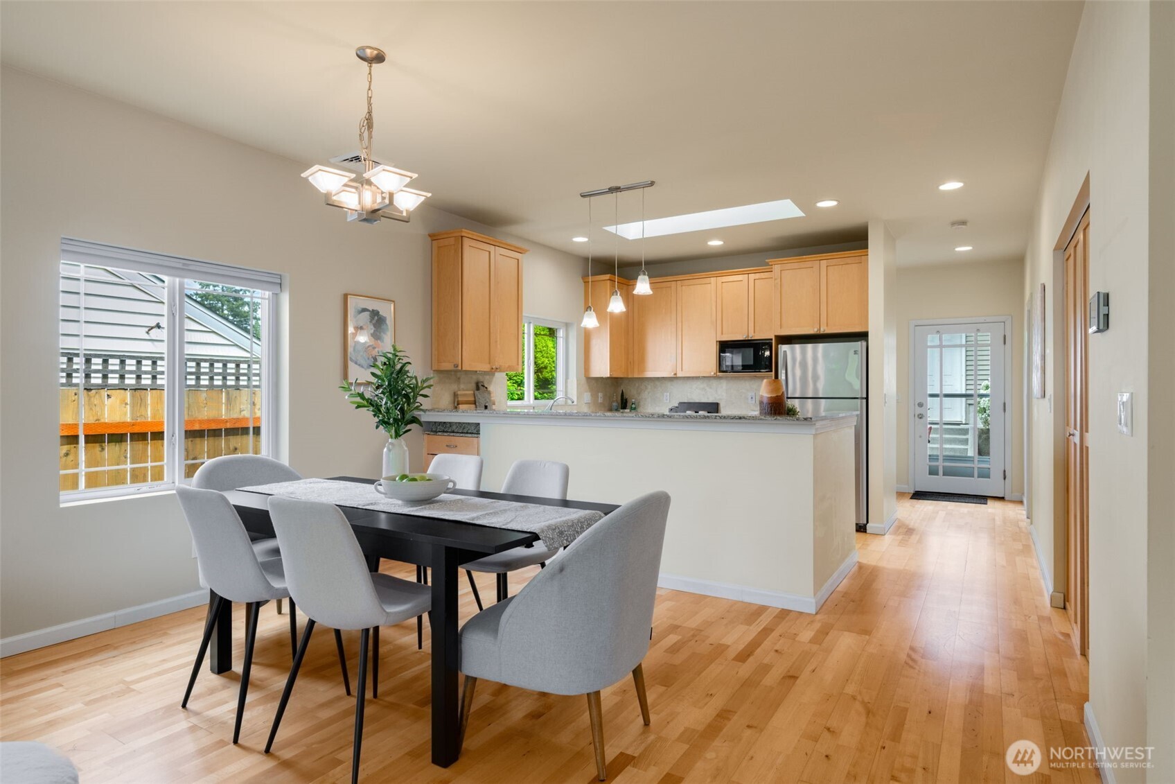 7910 20th Avenue Southwest Seattle, WA 98106 - Photo 11 of 39