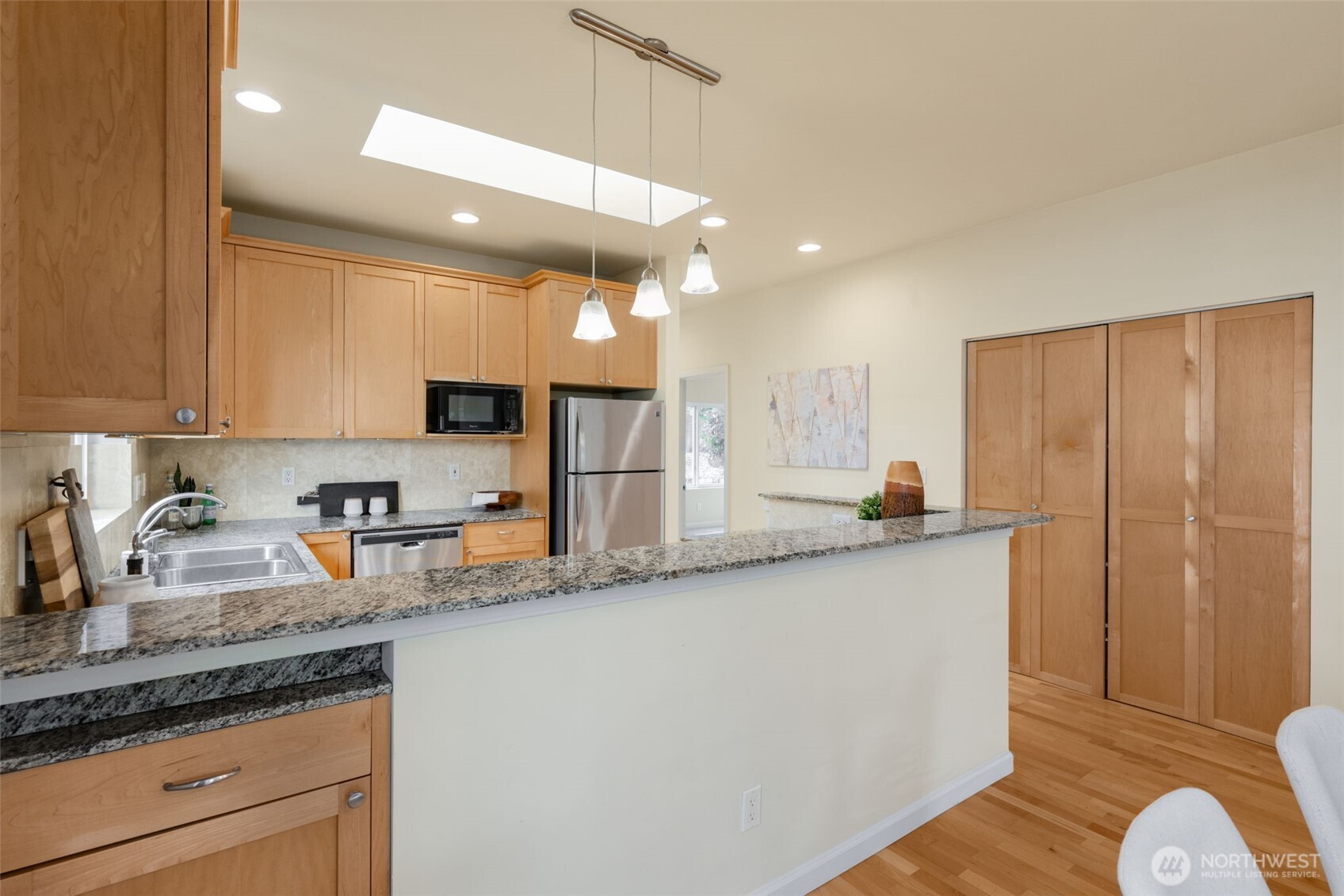 7910 20th Avenue Southwest Seattle, WA 98106 - Photo 13 of 39