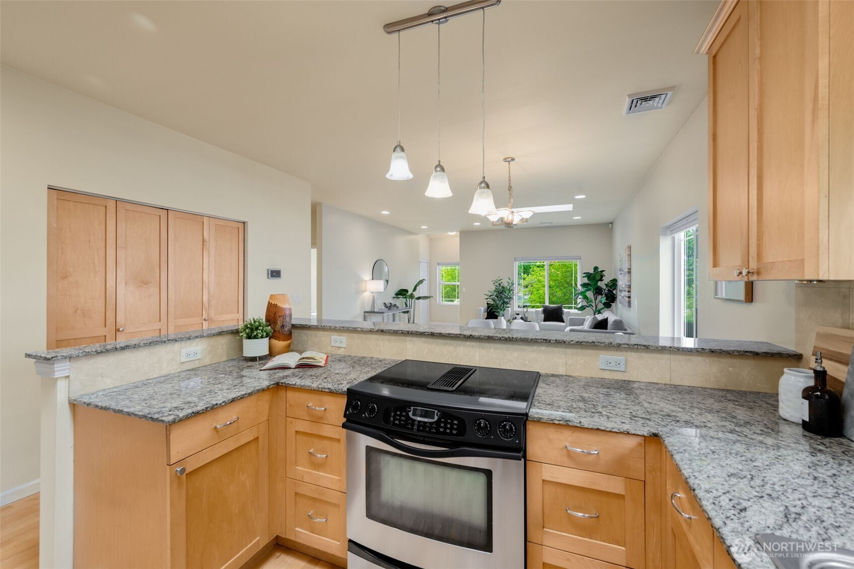 7910 20th Avenue Southwest Seattle, WA 98106 - Photo 15 of 39